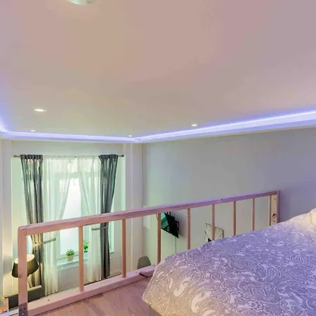 Beautiful Loft Unique in Center of Berlin Charlottenburg *