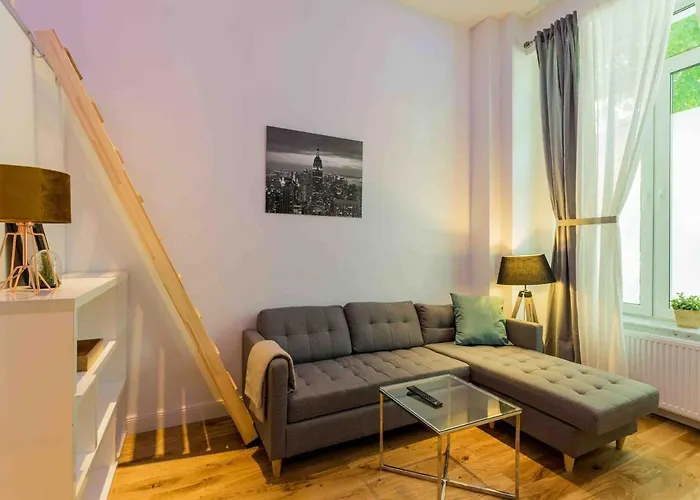 Stylisches Studio Mit Galerie-Schlafplatz Lägenhet