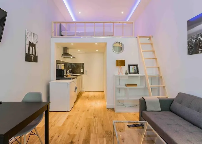 Stylisches Studio Mit Galerie-Schlafplatz Lägenhet *